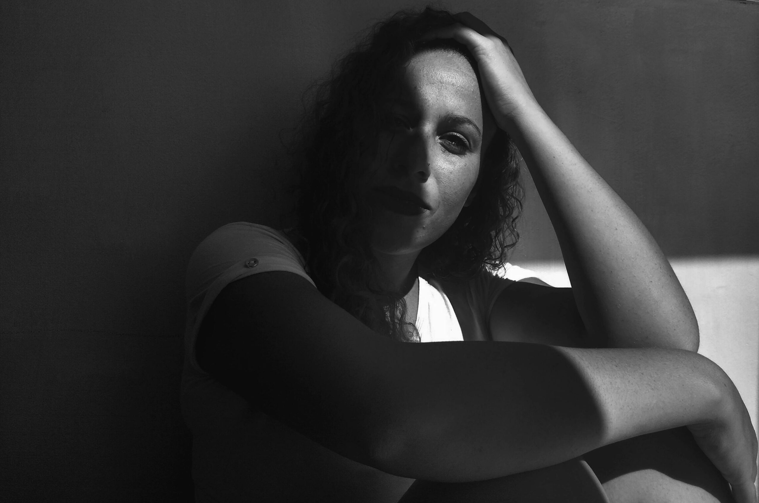 picture of a women in black and white